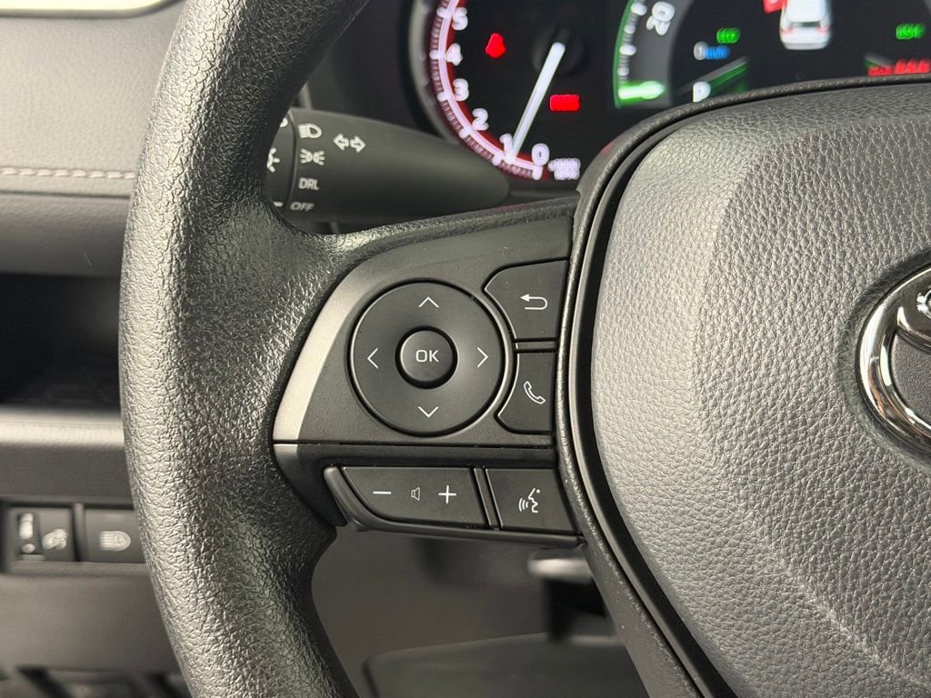 Certified 2025 Toyota RAV4 LE FWD image 25
