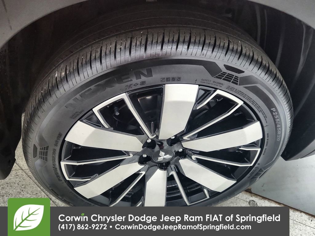 Used 2025 Mitsubishi Outlander SE image 33