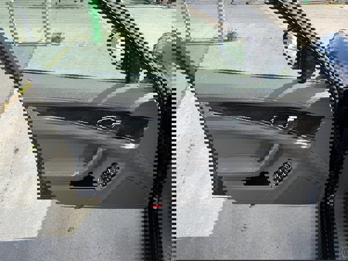 Used 2012 Porsche Panamera 4 image 7