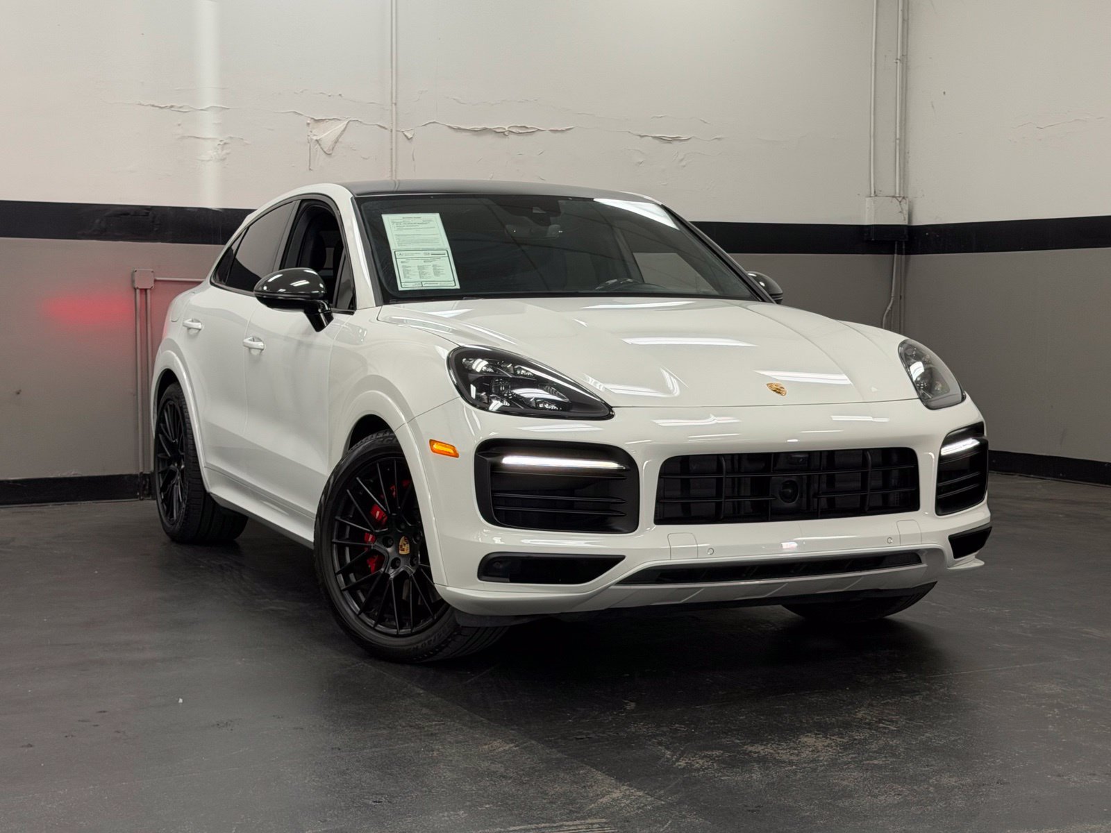 Used 2021 Porsche Cayenne GTS AWD/4WD image 2