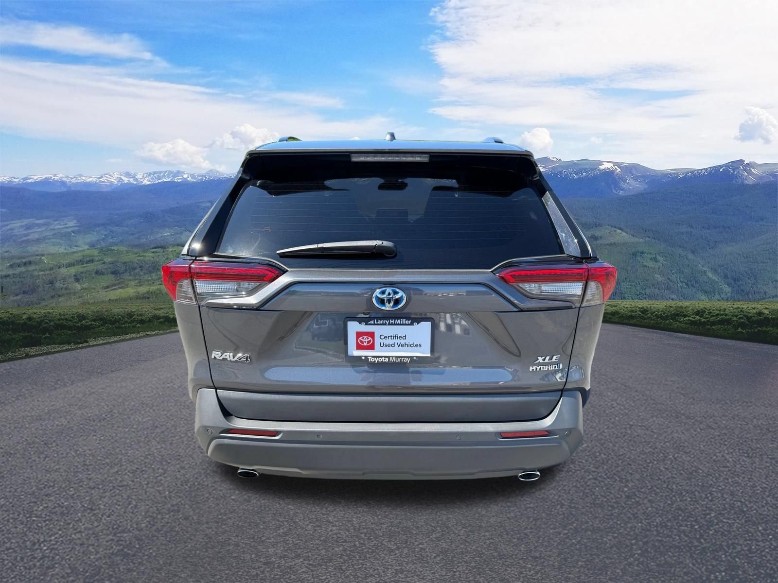 Used 2023 Toyota RAV4 XLE Premium AWD/4WD image 4