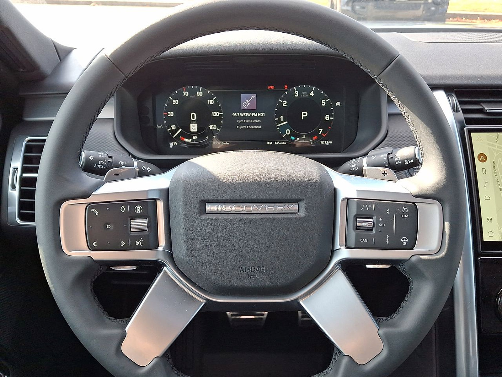 Used 2024 Land Rover Discovery Dynamic SE AWD/4WD image 20