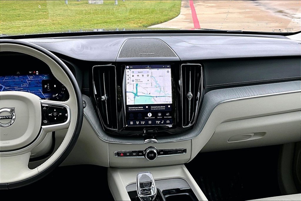 Certified 2025 Volvo XC60 B5 Ultra w/ Protection Package Premier AWD/4WD image 8