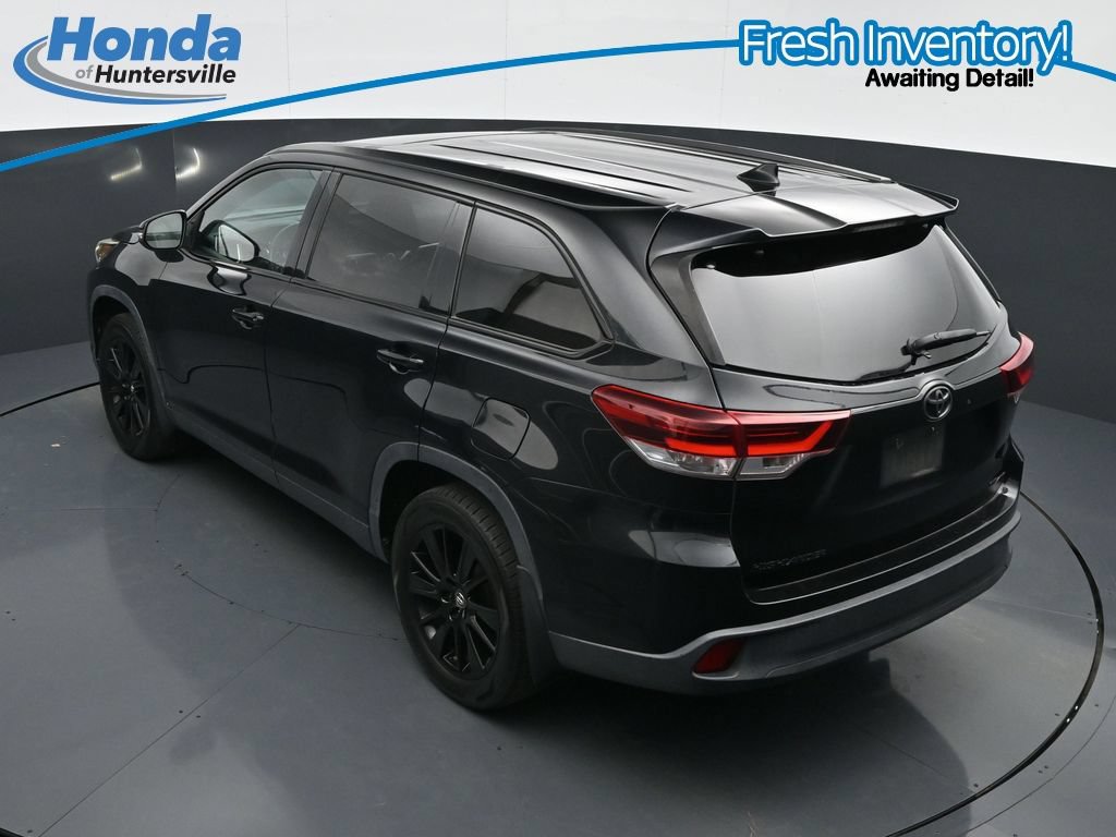 Used 2019 Toyota Highlander SE w/ Nightshade Edition AWD/4WD image 28