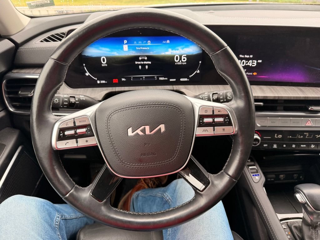Used 2023 Kia Telluride SX AWD/4WD image 16