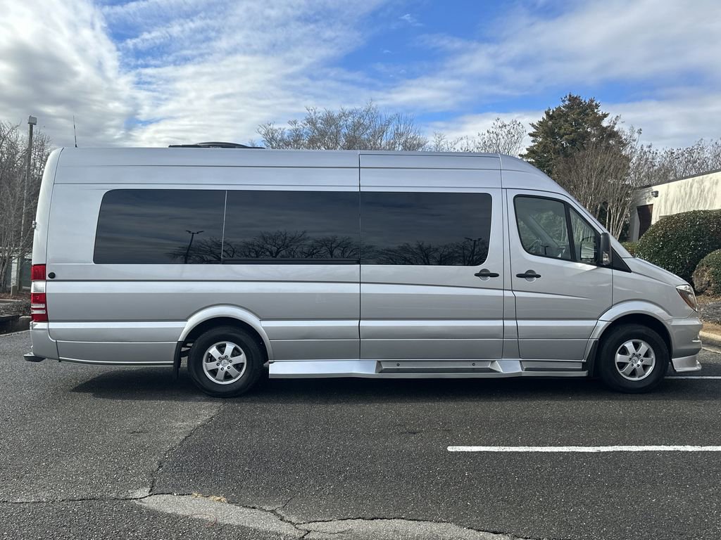 Used 2017 Mercedes-Benz Sprinter 2500 image 7
