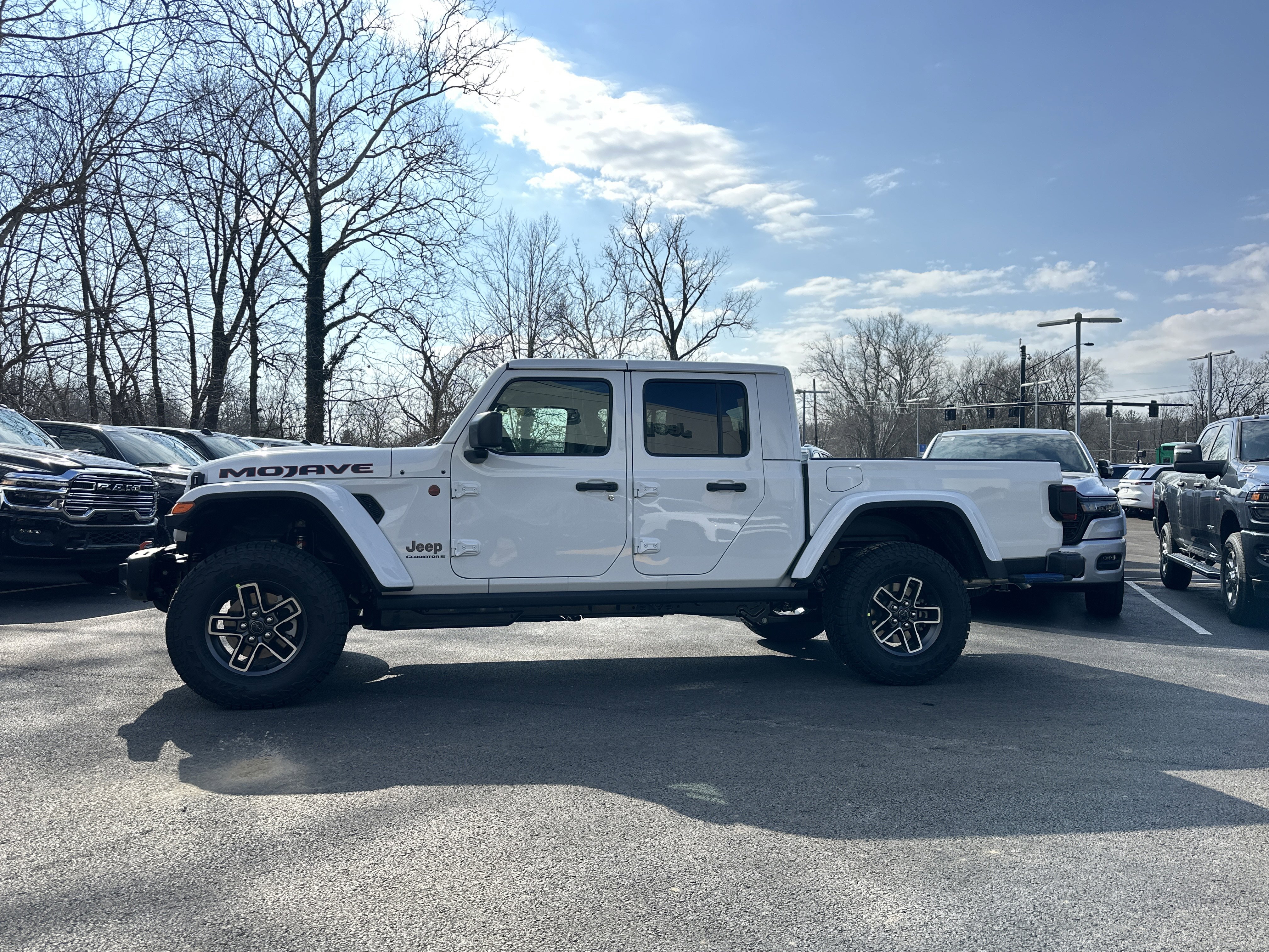 New 2026 Jeep Gladiator Mojave image 25
