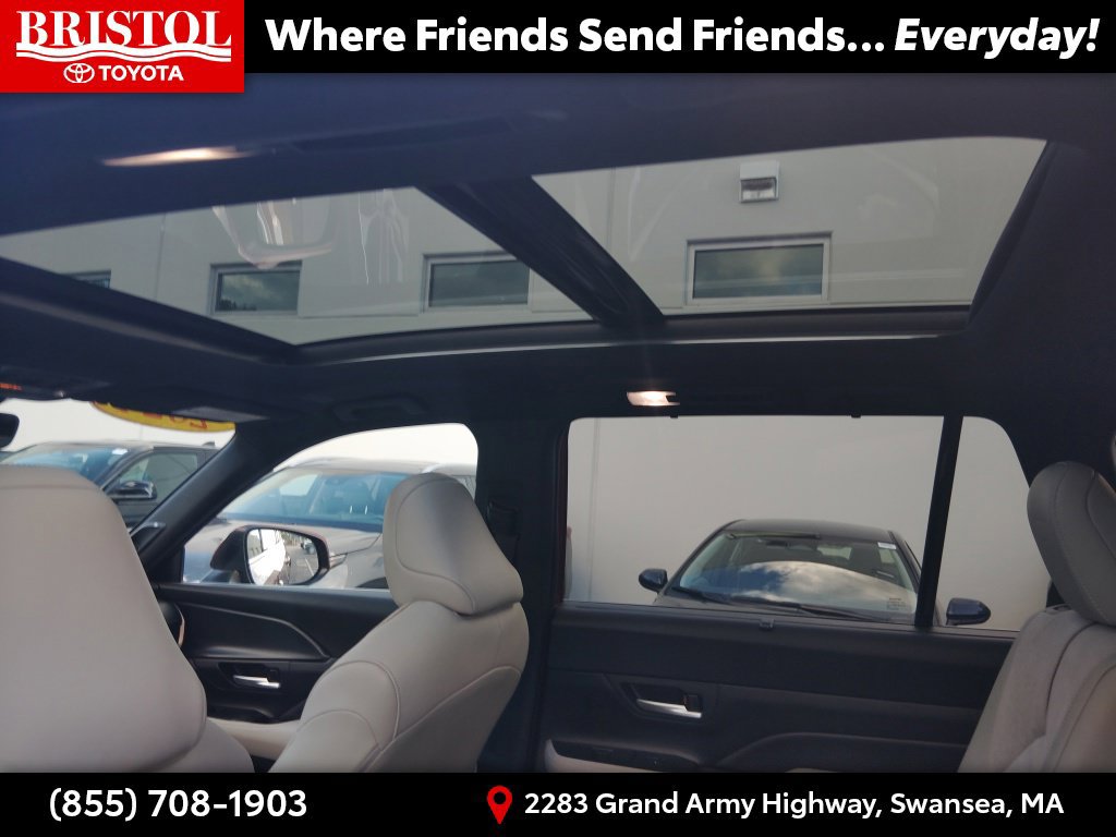 Used 2024 Toyota Grand Highlander AWD Hybrid image 20