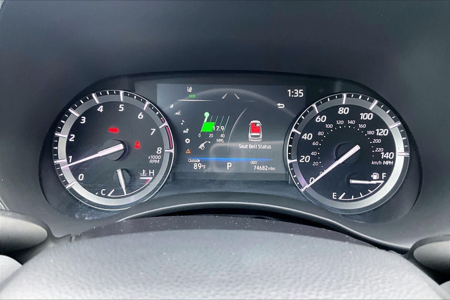 Used 2021 Toyota Highlander XLE AWD/4WD image 26