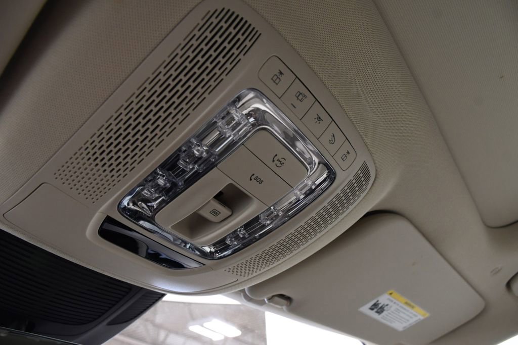 Used 2021 Mercedes-Benz GLS 580 4MATIC image 32