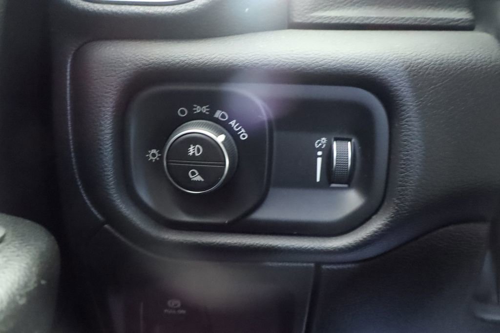 Certified 2024 RAM 1500 Big Horn AWD/4WD image 32