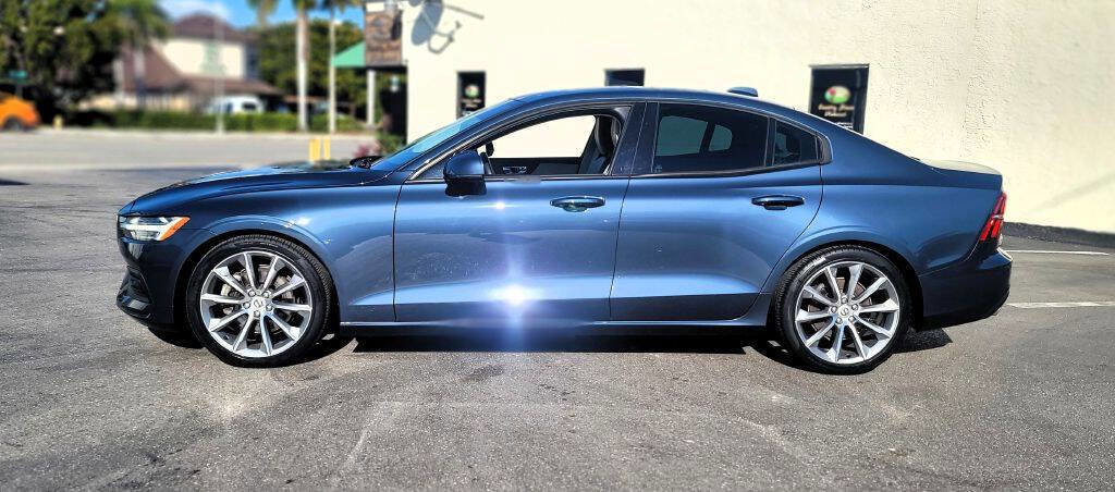 Used 2019 Volvo S60 T5 Momentum w/ Premium Package image 2