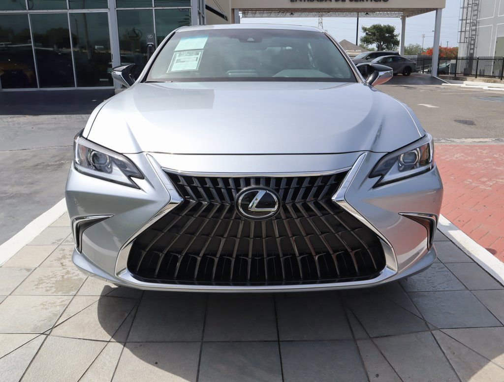 Used 2025 Lexus ES 350 w/ Premium Package image 2