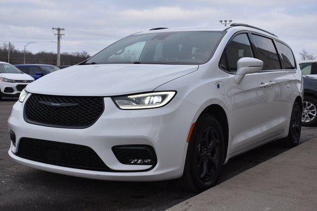 Used 2021 Chrysler Pacifica Limited w/ S Appearance Package image 9