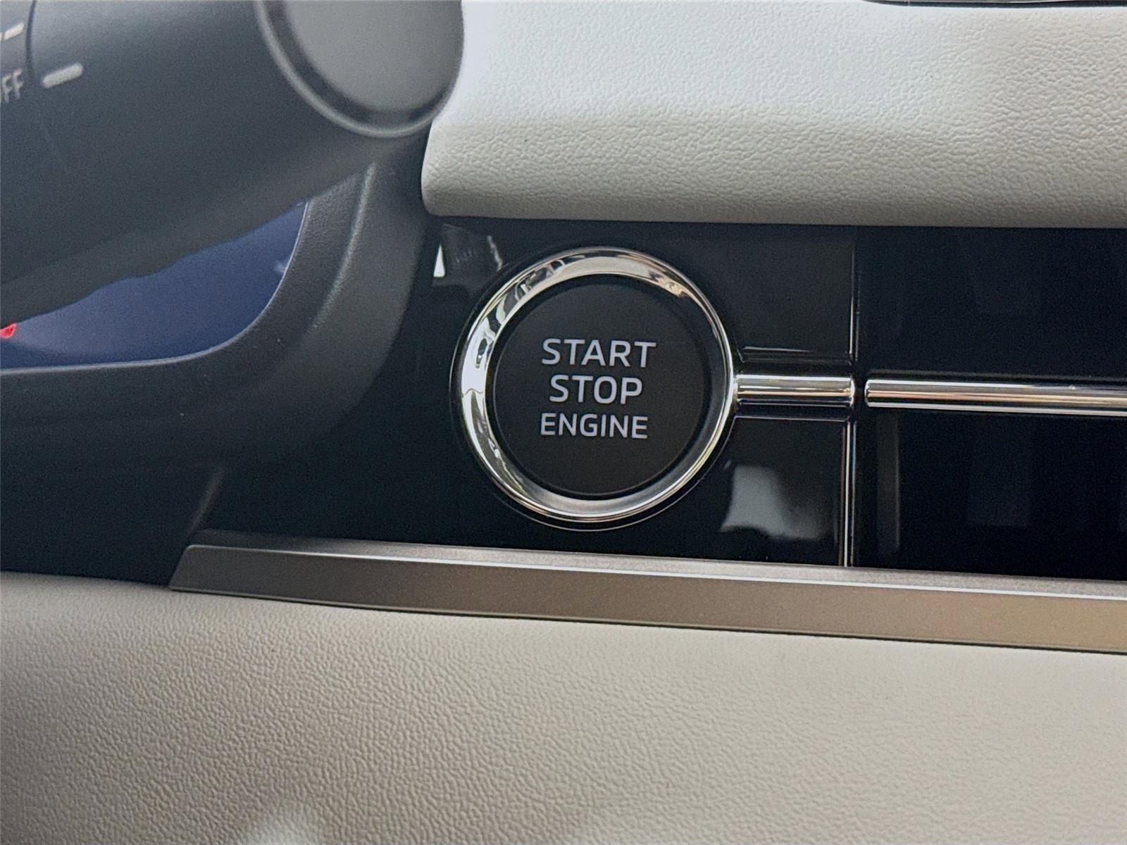 New 2026 Mitsubishi Outlander SE image 12