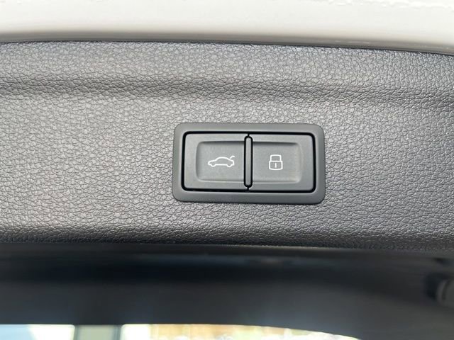 Certified 2025 Audi Q3 2.0T Premium w/ Convenience Package image 29