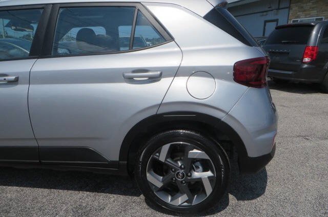Used 2026 Hyundai Venue SEL FWD image 39