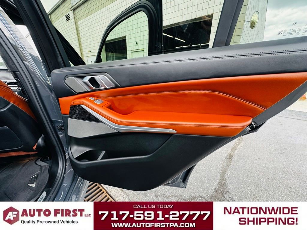 Used 2022 BMW X7 M50i w/ Executive Package image 32