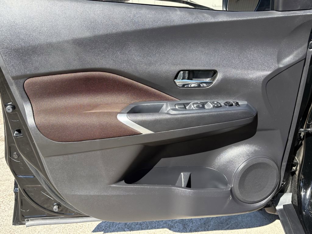 Used 2023 Nissan Kicks SR image 10