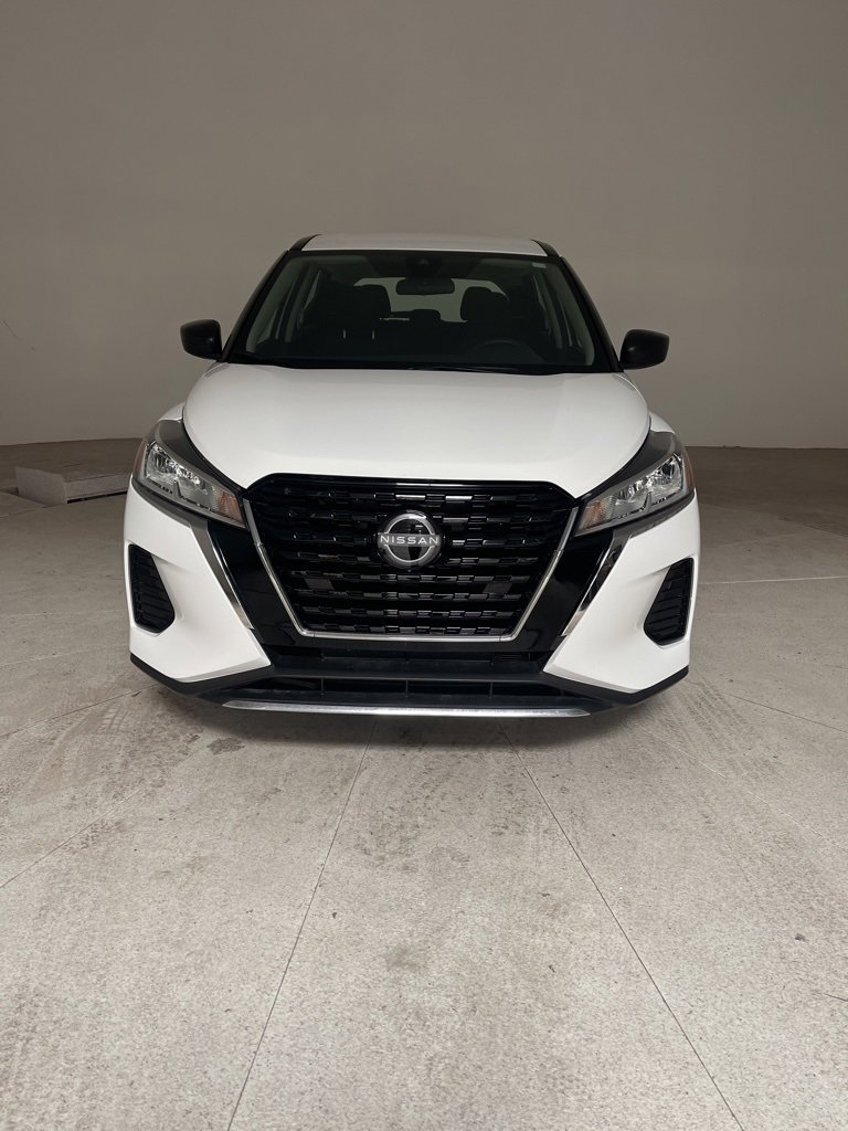 Used 2022 Nissan Kicks S image 2