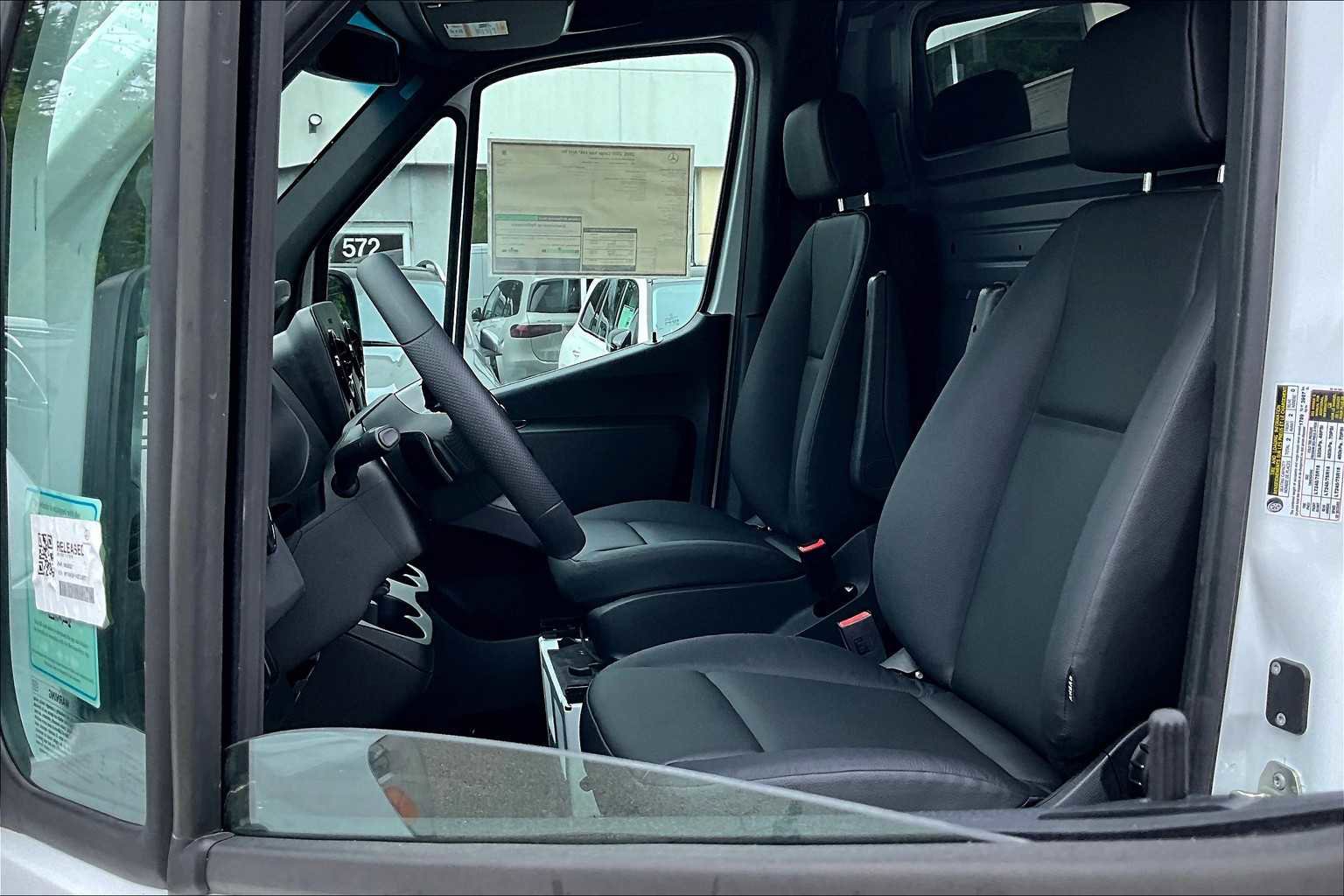 New 2025 Mercedes-Benz Sprinter 2500 image 14