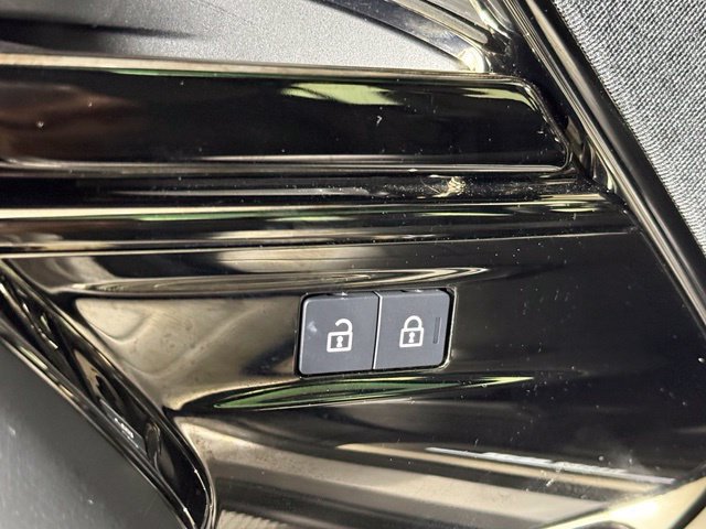 Used 2025 Land Rover Range Rover Sport Dynamic SE AWD/4WD image 23