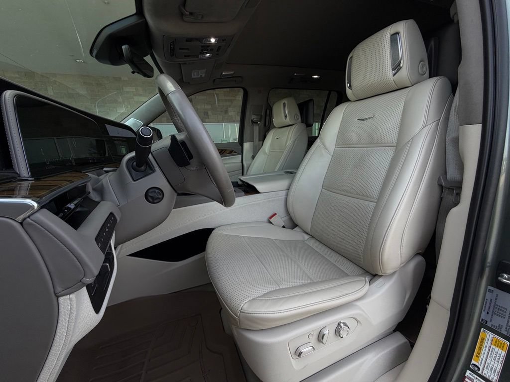 Used 2023 Cadillac Escalade ESV Premium Luxury Platinum AWD/4WD image 6