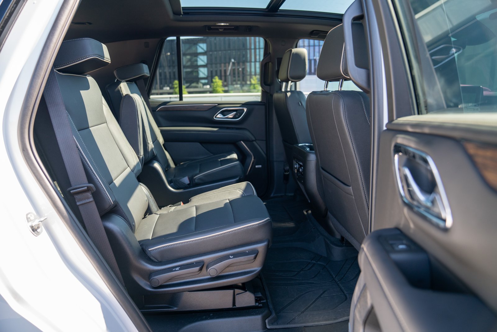 Used 2023 Chevrolet Tahoe Premier AWD/4WD image 24
