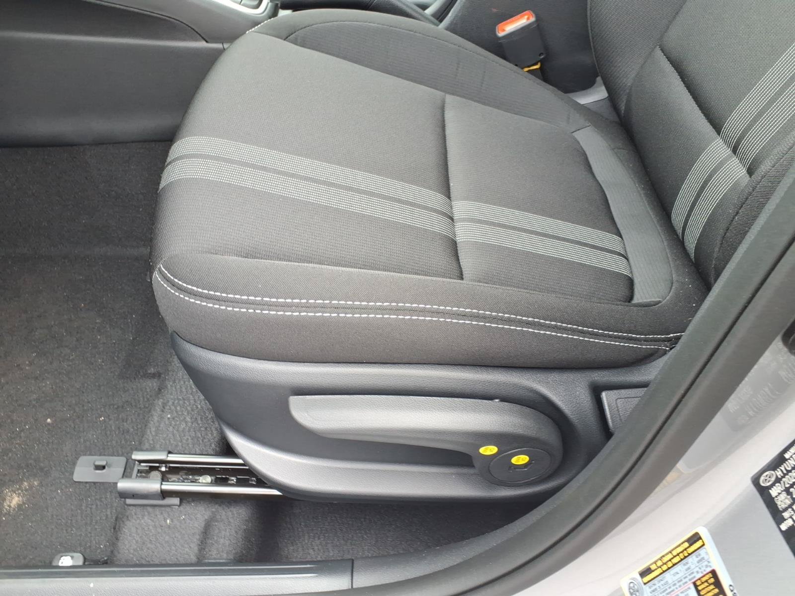 New 2026 Hyundai Venue SEL FWD image 12