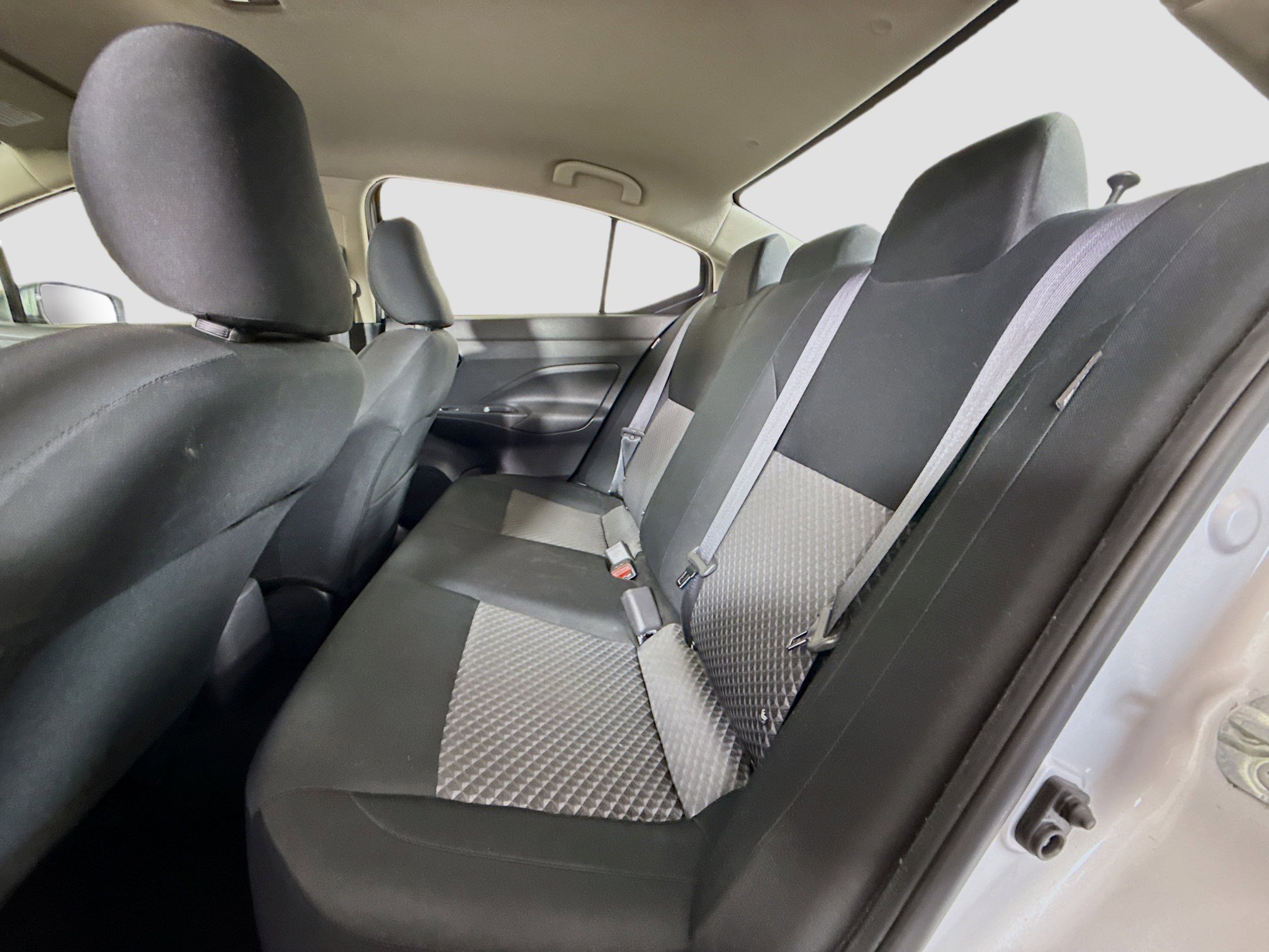 Used 2022 Nissan Versa S w/ Trunk Package image 24