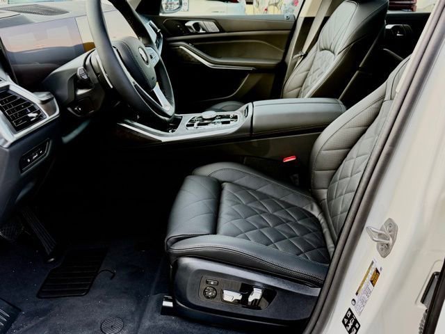New 2026 BMW X7 xDrive40i AWD/4WD image 17