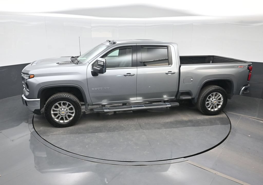 Used 2024 Chevrolet Silverado 2500 LTZ AWD/4WD image 18