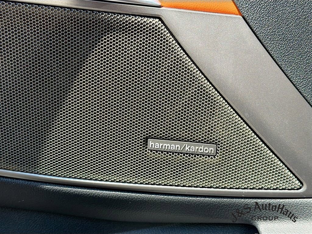 Used 2022 BMW M3 Competition w/ M Carbon Exterior Package AWD/4WD image 23