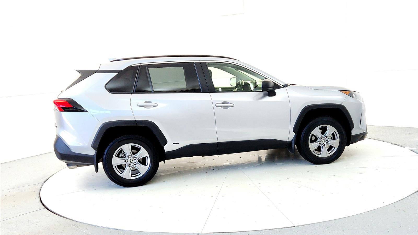 Certified 2022 Toyota RAV4 LE image 6