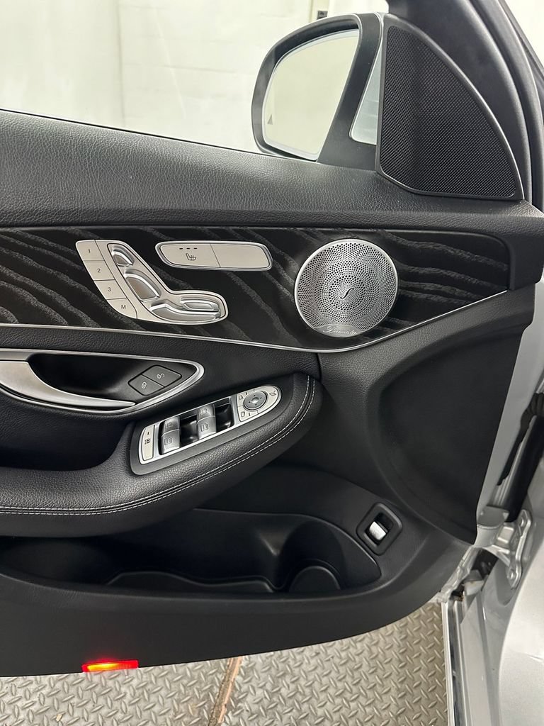 Used 2016 Mercedes-Benz C 300 4MATIC Sedan image 9