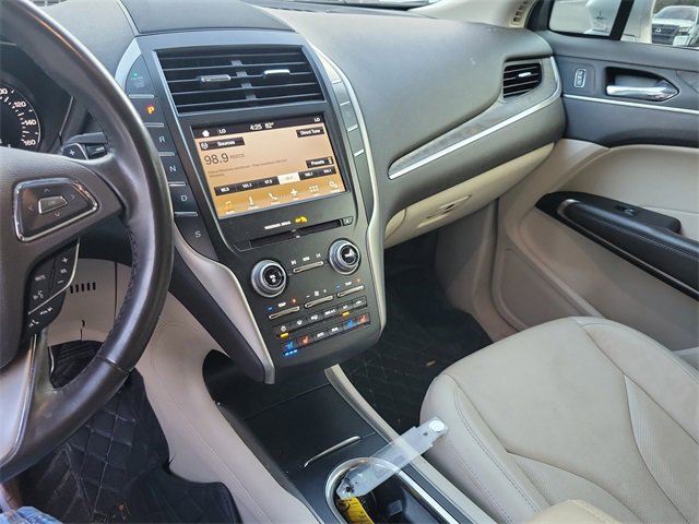 Used 2017 Lincoln MKC Reserve image 24