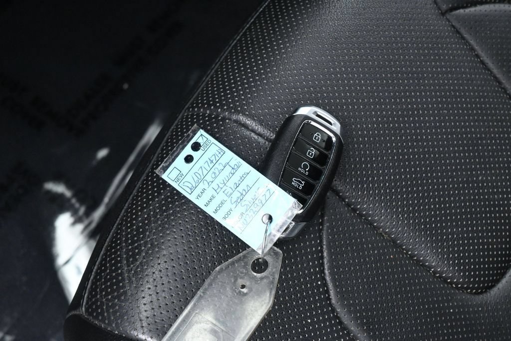 Used 2022 Hyundai Elantra Limited FWD image 20