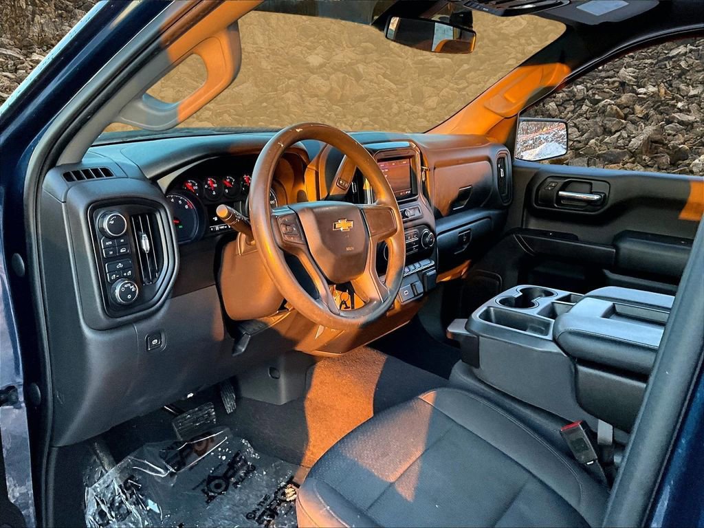 Used 2020 Chevrolet Silverado 1500 Custom w/ Custom Value Package image 11