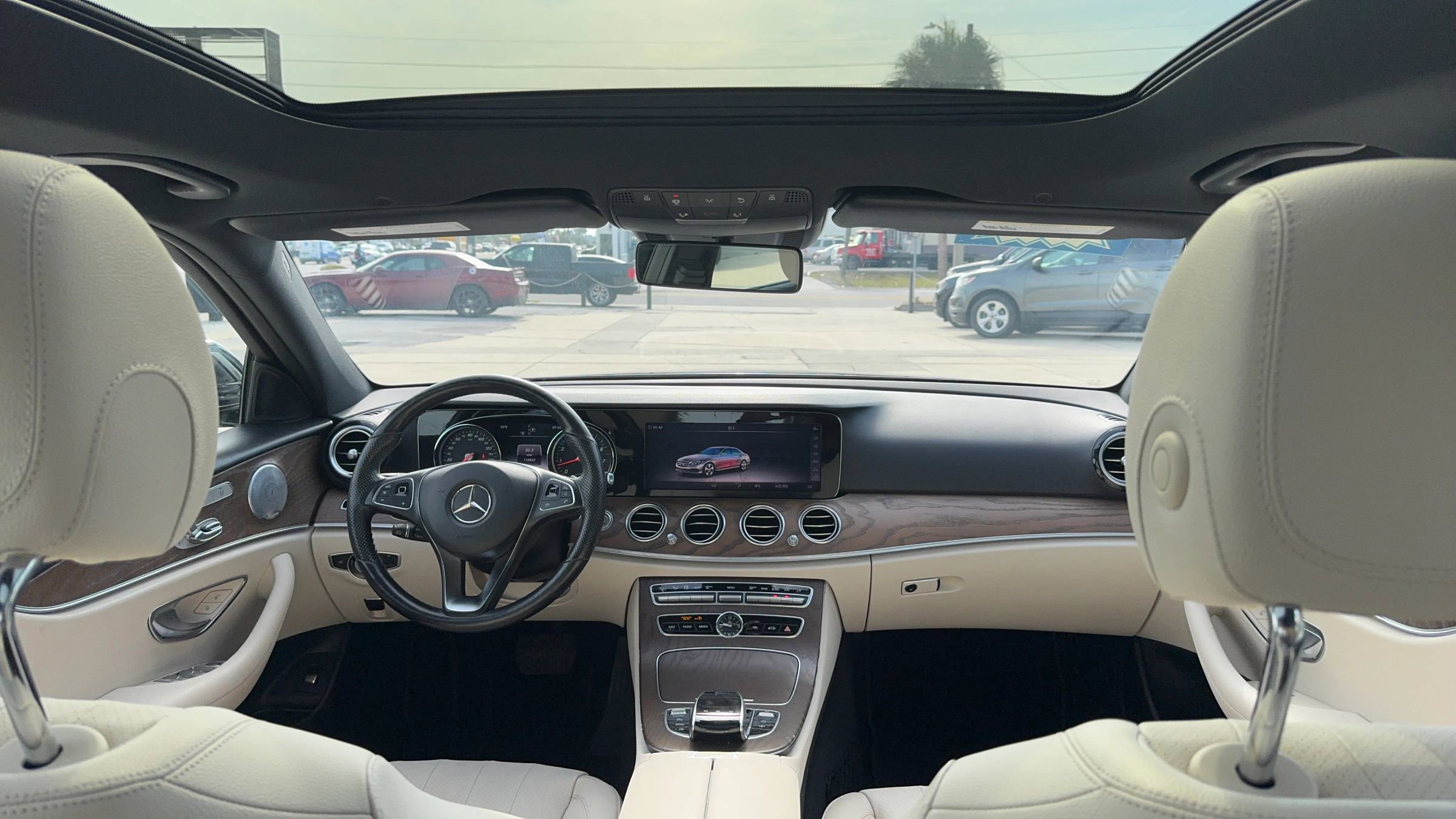 Used 2018 Mercedes-Benz E 300 image 9