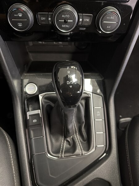 Used 2024 Volkswagen Taos SE FWD image 31