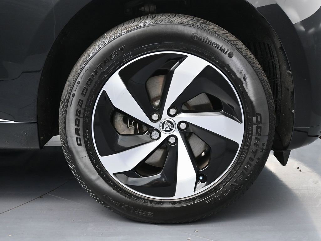 Used 2024 Jaguar F-PACE R-Dynamic S image 13