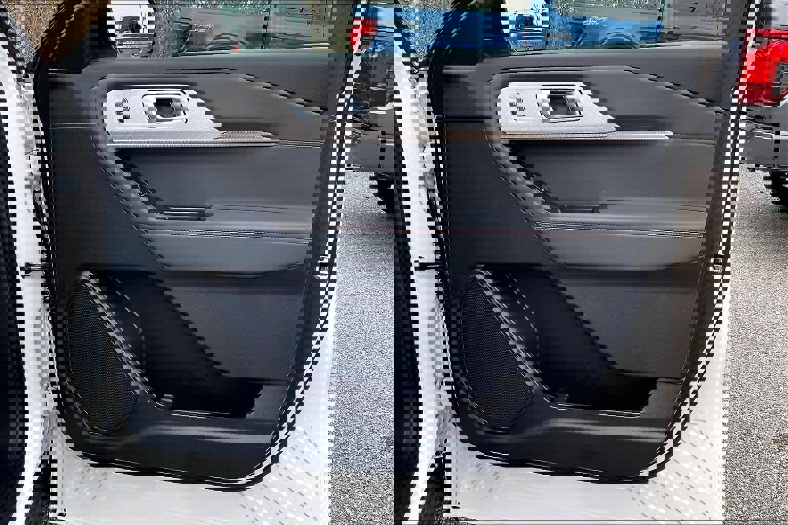 Used 2025 Ford Explorer Active image 22