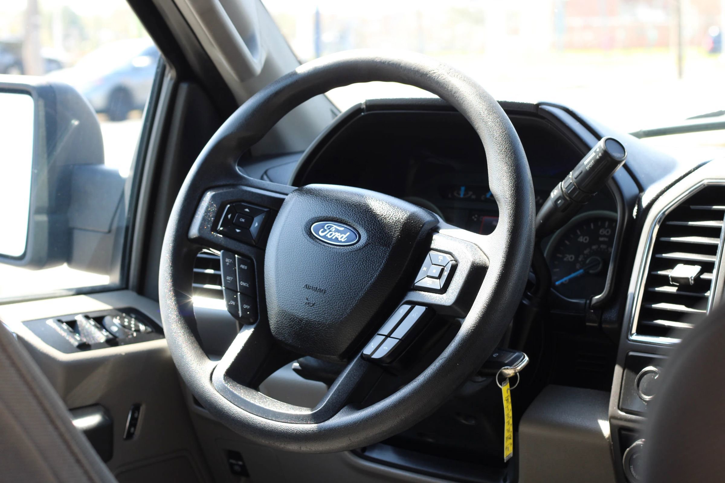 Used 2016 Ford F150 XLT w/ Trailer Tow Package image 14