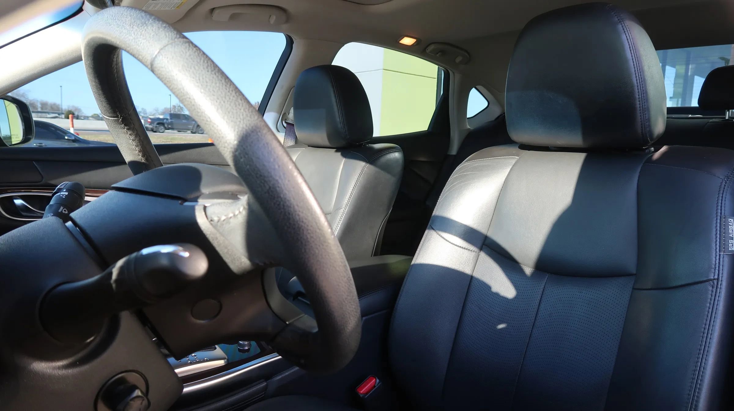 Used 2017 INFINITI Q70 3.7 image 18