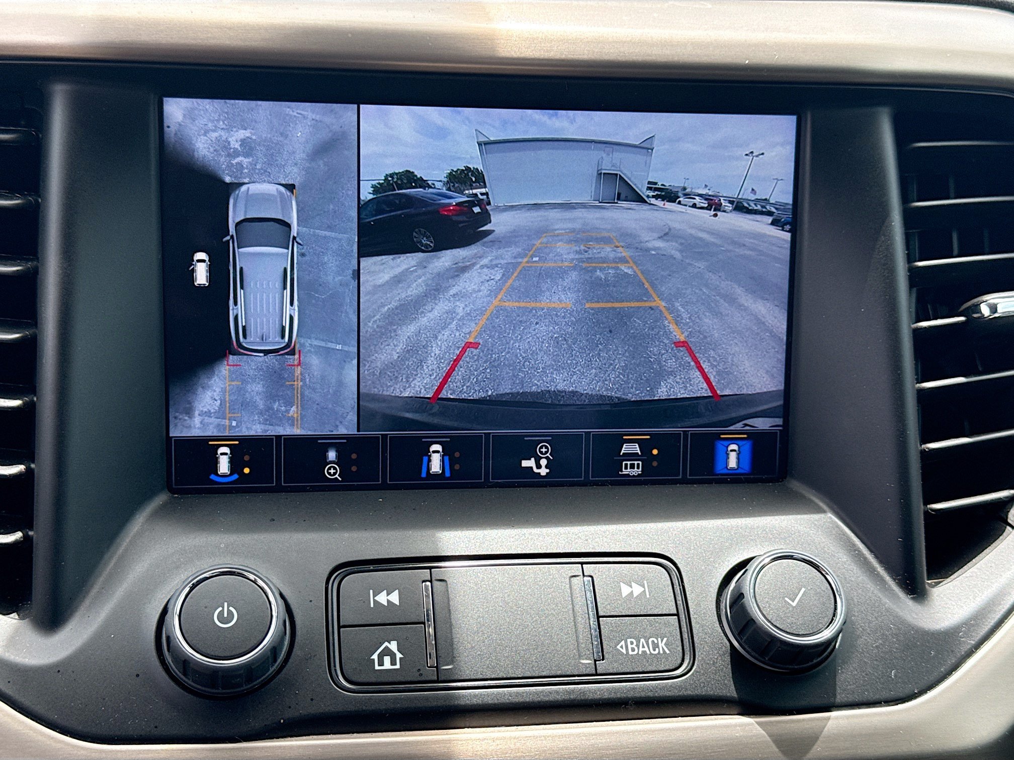Used 2023 GMC Acadia Denali w/ Black Diamond Edition FWD image 35