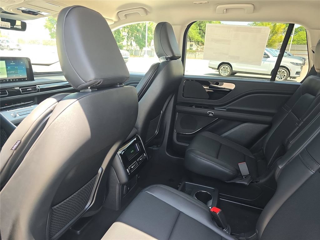 New 2026 Lincoln Aviator 2WD image 11