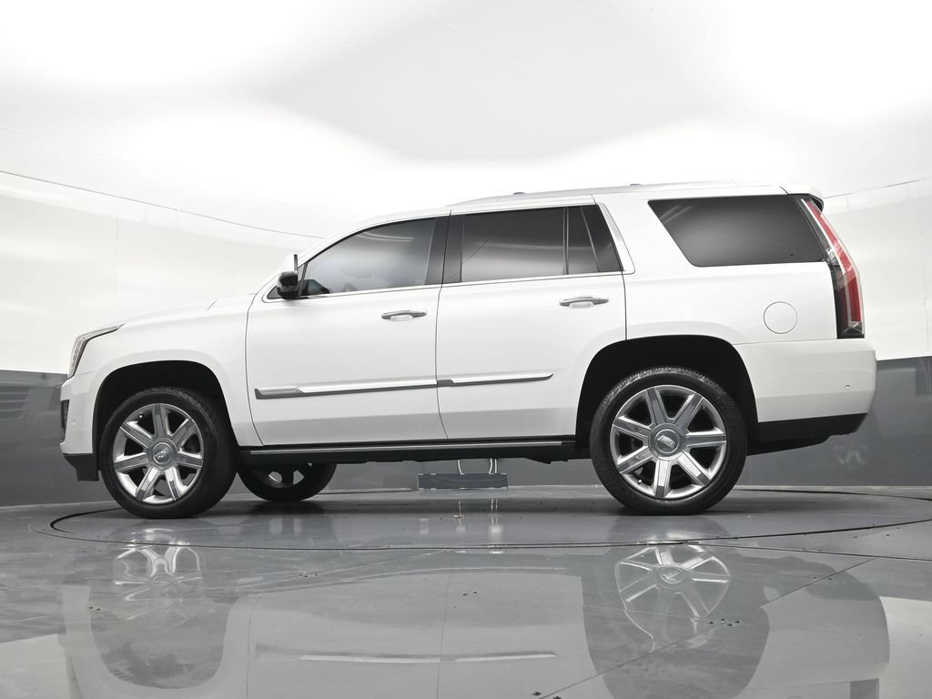 Used 2019 Cadillac Escalade Premium Luxury RWD image 25