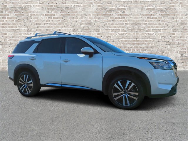 Used 2024 Nissan Pathfinder Platinum w/ Cargo Package image 1