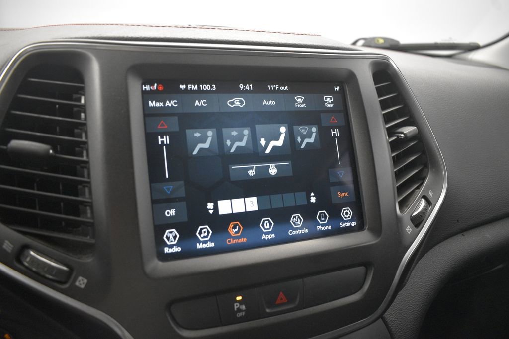 Used 2019 Jeep Cherokee Trailhawk w/ Cold Weather Group image 45