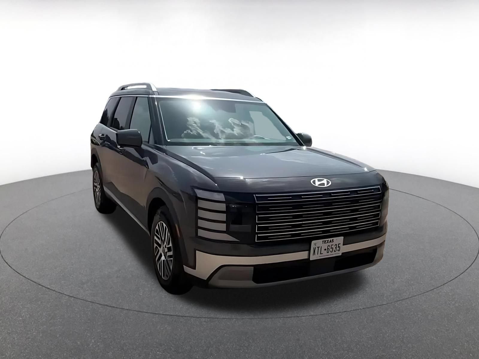 Used 2026 Hyundai Palisade SEL FWD image 3